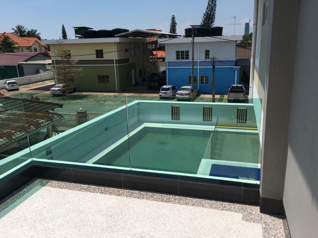 Sunshine Lodge Kuantan Esterno foto